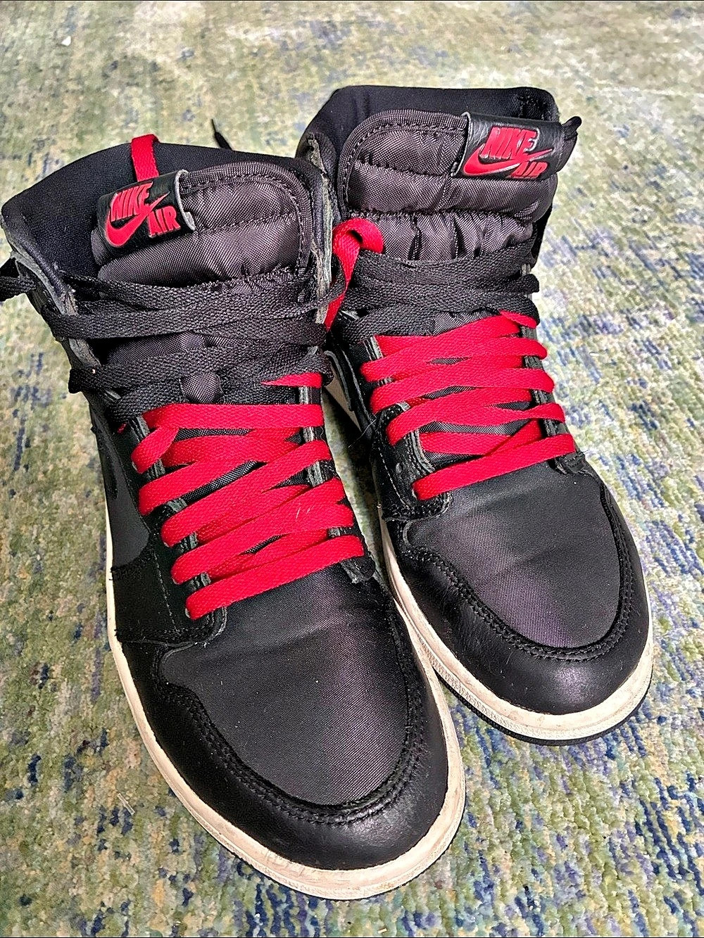 Nike Air Jordan 1 Retro High OG 'Black Satin' High-Top Sneakers in Black & Red
